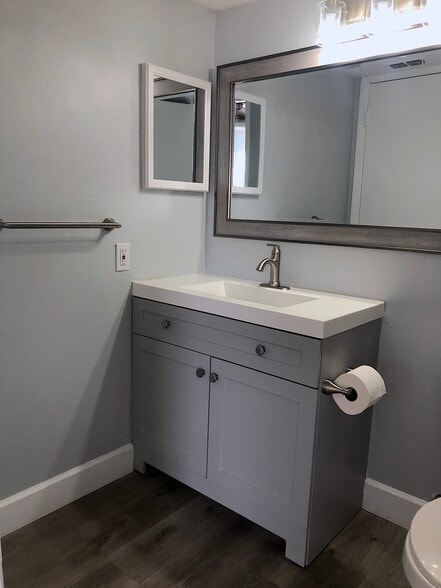 Building Photo - 351 Lone Hill Dr