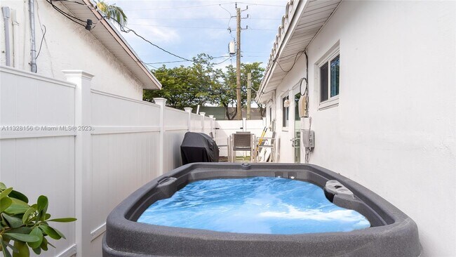 Building Photo - 1461 NW 10th St