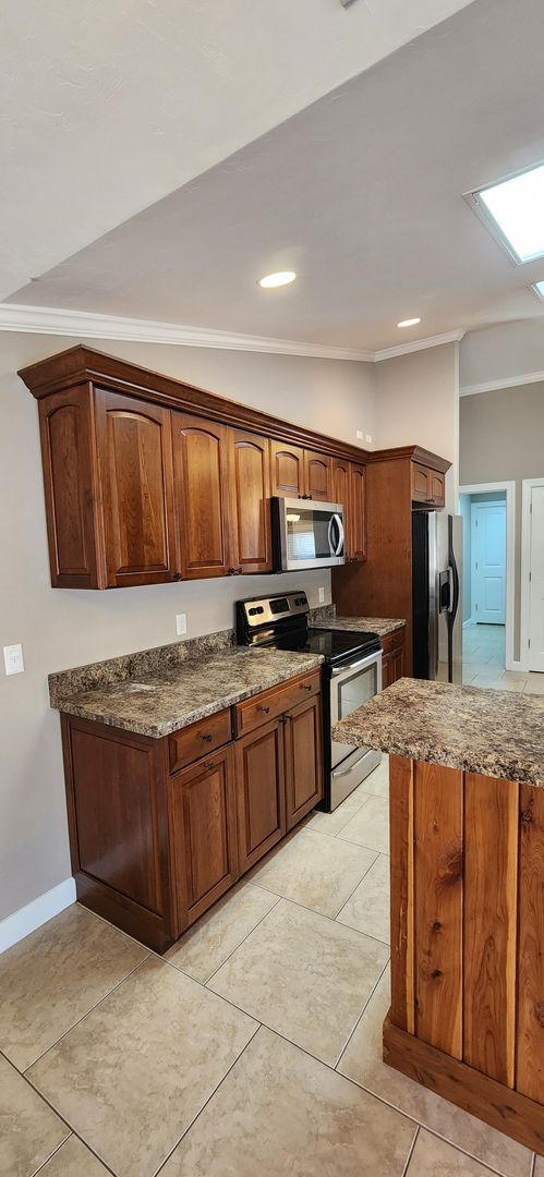 Building Photo - Beautiful 3BR/2BA Home with Oversized Garage on 1 Acre in a Peaceful Country Setting