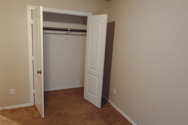 Building Photo - 10818 Catclaw Ct