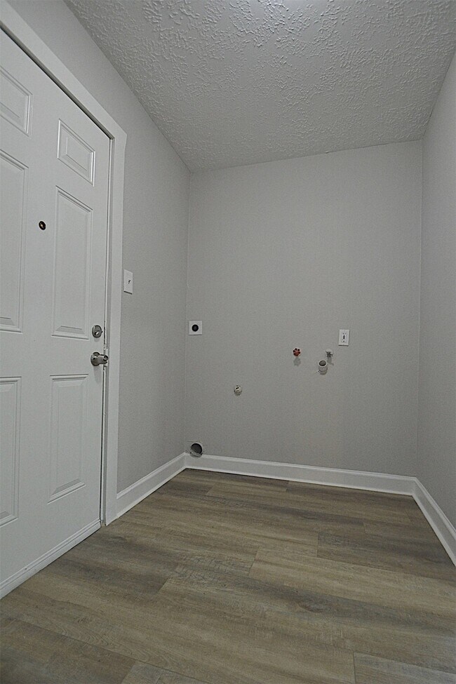 Primary Photo - 23331 Birnam Wood Blvd