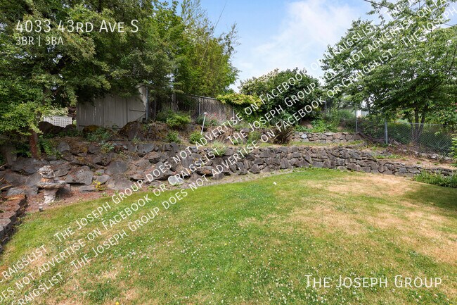 Building Photo - 4033 43rd Ave S