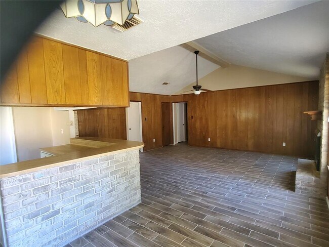 Building Photo - 7130 Siena Vista Dr