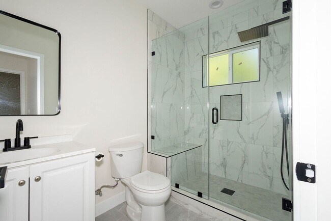 Building Photo - Keystone