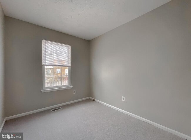 Building Photo - 4232 Drake Ct