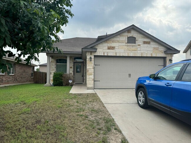 Building Photo - 4 bedroom located in Yowell Ranch!