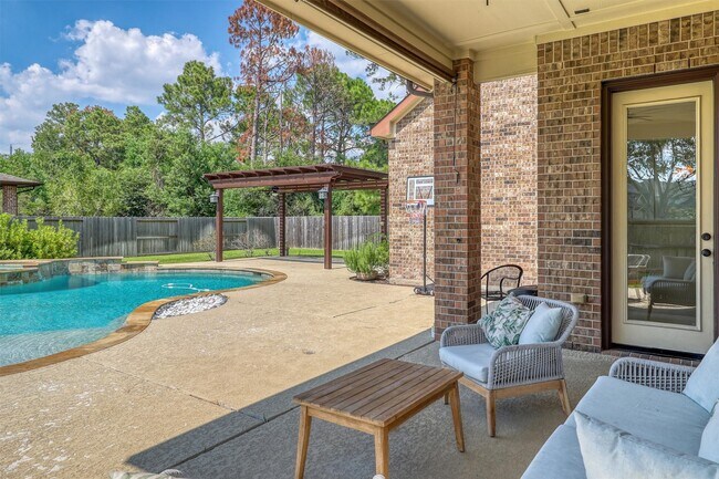 Building Photo - 18 Wyndehaven Lakes Drive