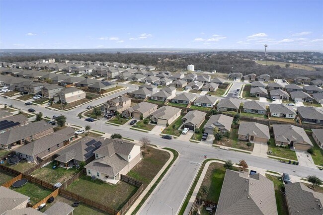 Building Photo - 5905 Montrelia Dr