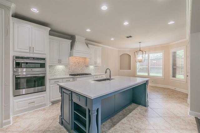 Building Photo - 2732 Waverley Dr