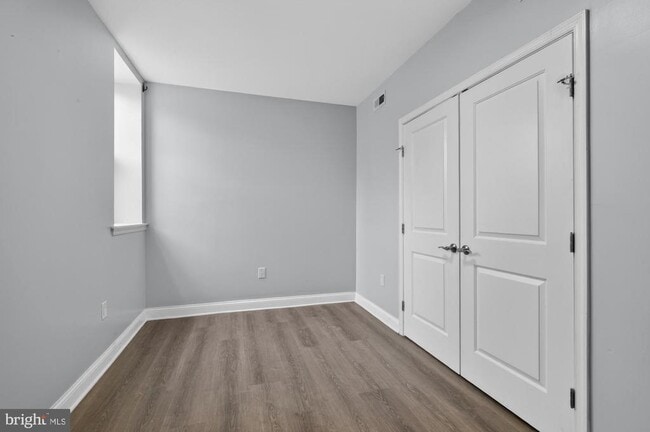 Building Photo - 523 N 11th St