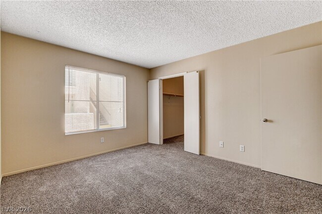 Building Photo - 7100 W Pirates Cove Rd