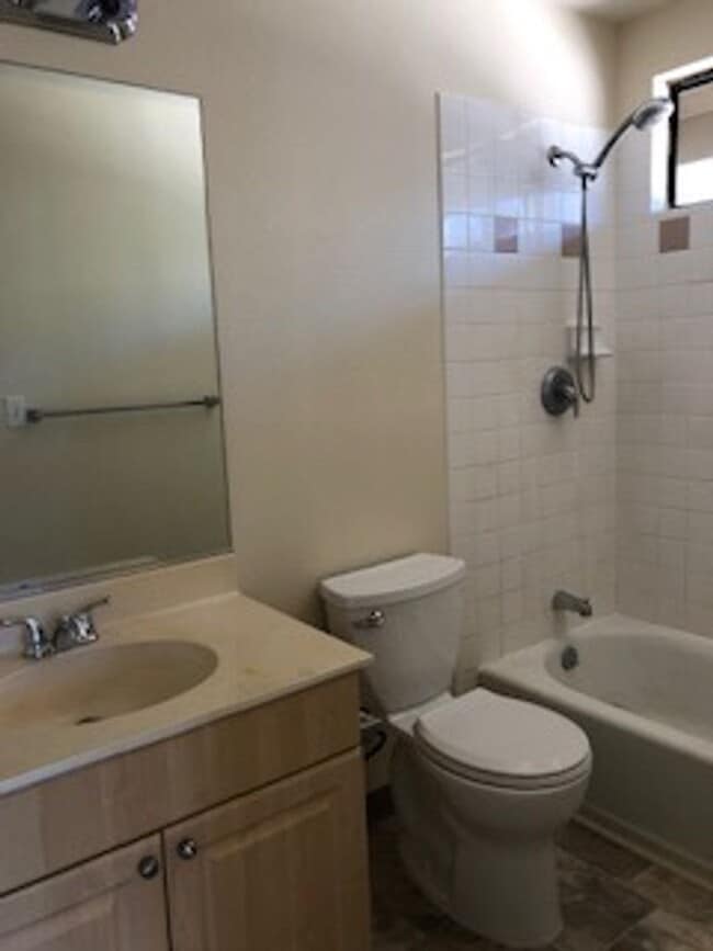 Building Photo - MUST SEE!!  Kapolei Kai 4/3