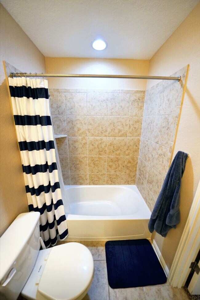 Building Photo - Executive 5-Bedroom Home in Coveted Crossvine Subdivision - Realtor Commission: $750