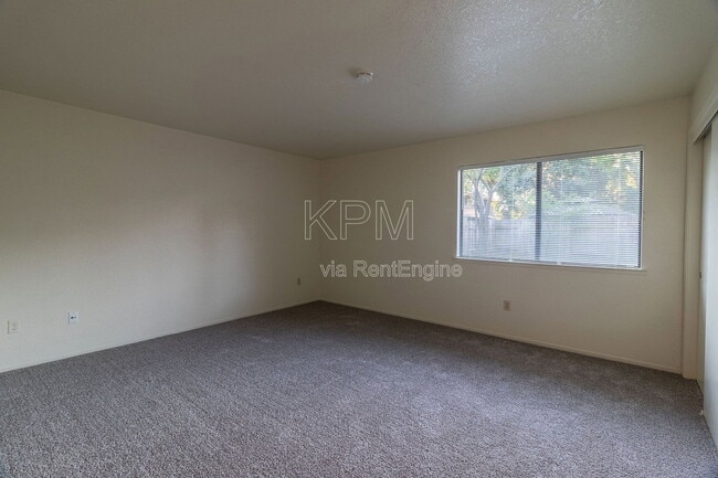 Building Photo - 8941 Blue Fox Way