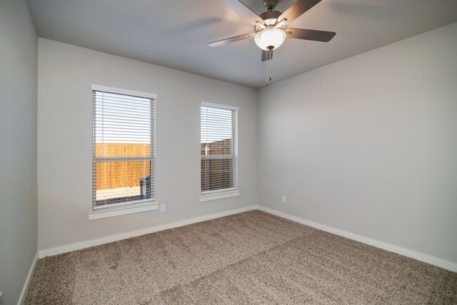 Building Photo - AVAILABLE NOW! GORGEOUS 3 BEDROOM DUPLEX LOCATED IN MIDLOTHIAN ISD!