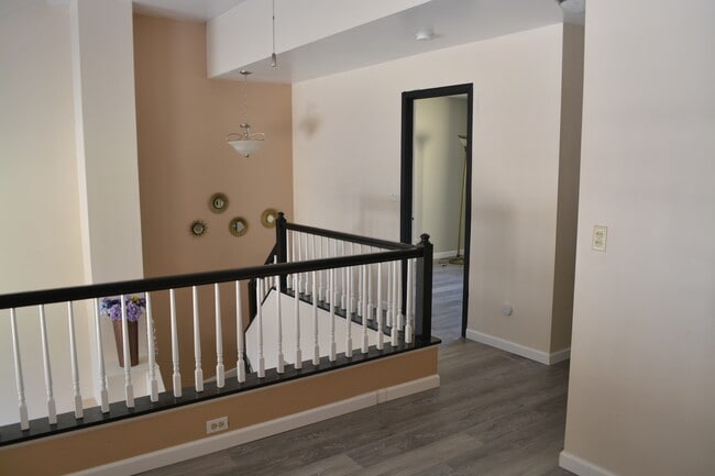 Building Photo - 1401 Grayshire Ct