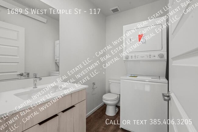 Building Photo - 1689 S W Temple St