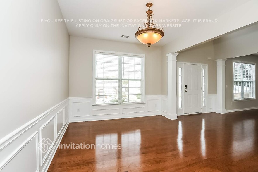 Building Photo - 3650 Elmendorf Cove NW