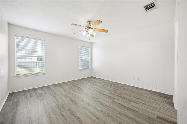 Building Photo - 228 Almquist St
