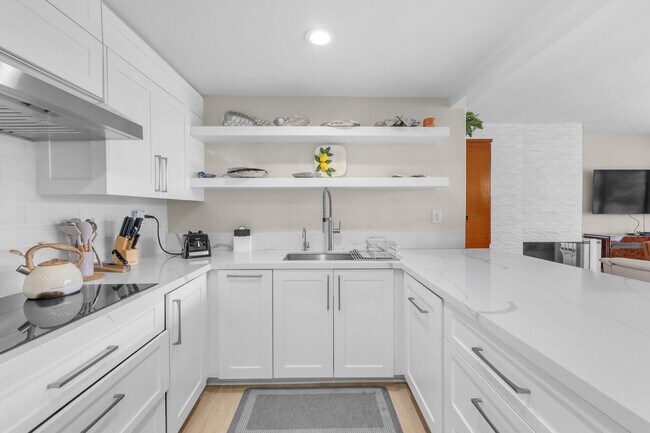 Building Photo - 910 Island Dr