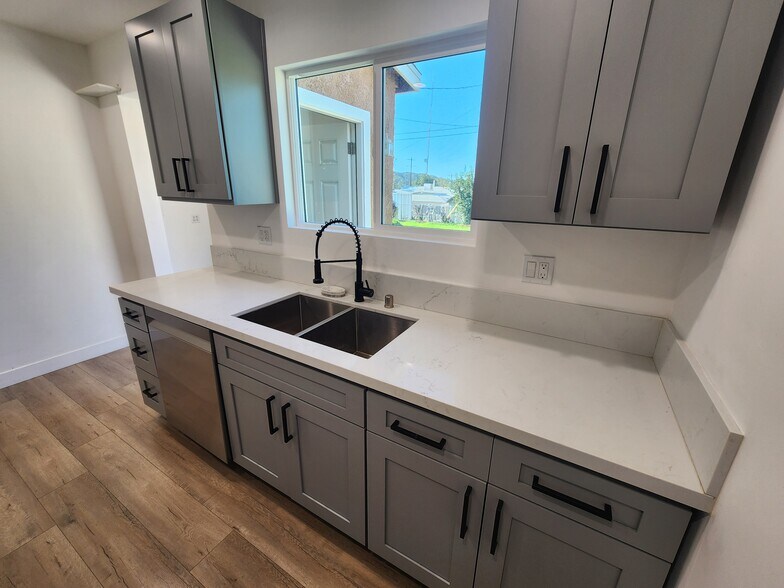 Building Photo - 7665 Machrea St