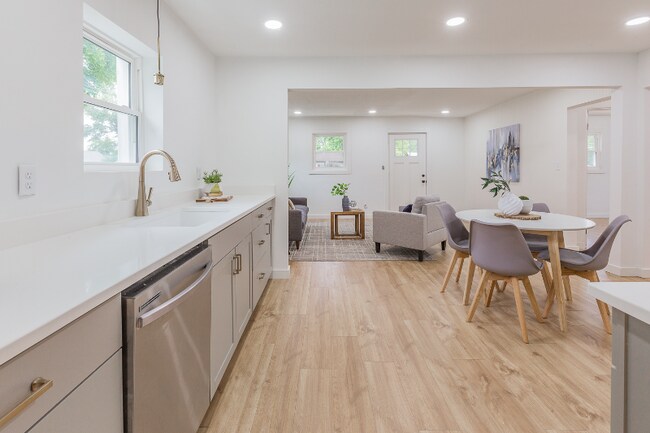 Building Photo - 3311 Tarlton Ave