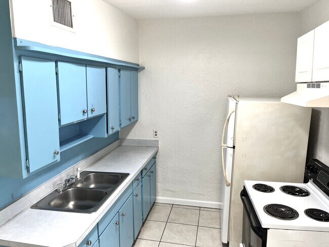 Building Photo - 107 Mayfair Cir