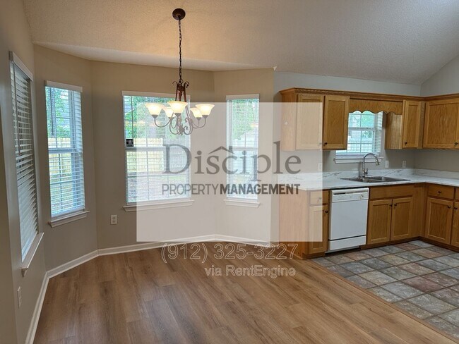 Building Photo - 355 Shady Oak Cir