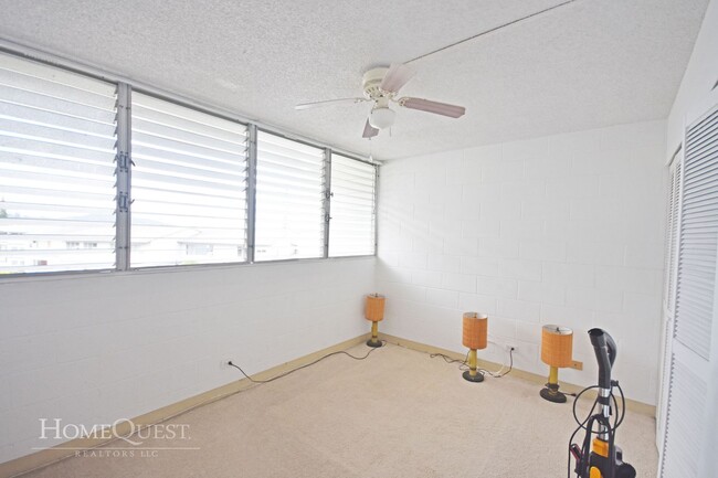 Building Photo - View!  2/1/1 - Mountain View Terrace - $23...