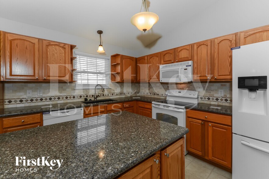 Building Photo - 1203 Del Haven Dr