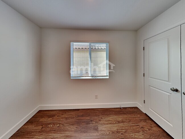 Building Photo - 10144 W Oleta Ave