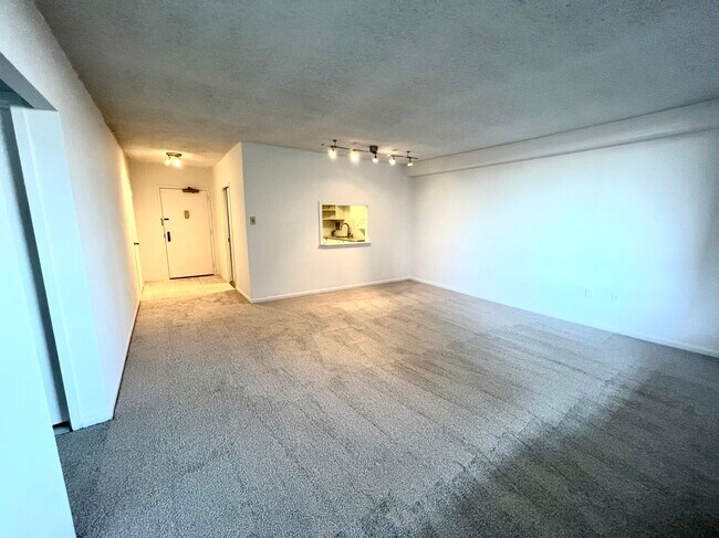 Building Photo - 3701 S George Mason Dr