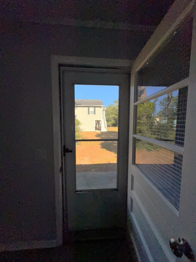 Building Photo - 608 22nd Ave N