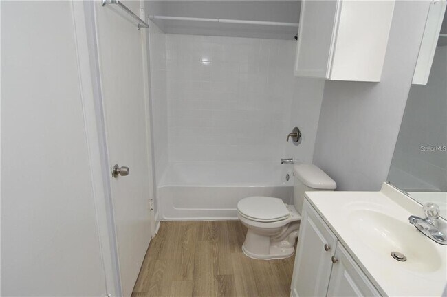 Building Photo - 8758 Mallard Reserve Dr