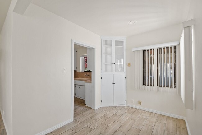 Building Photo - Newly Re-Modeled 3B | 1B home located in Prime Gardena!