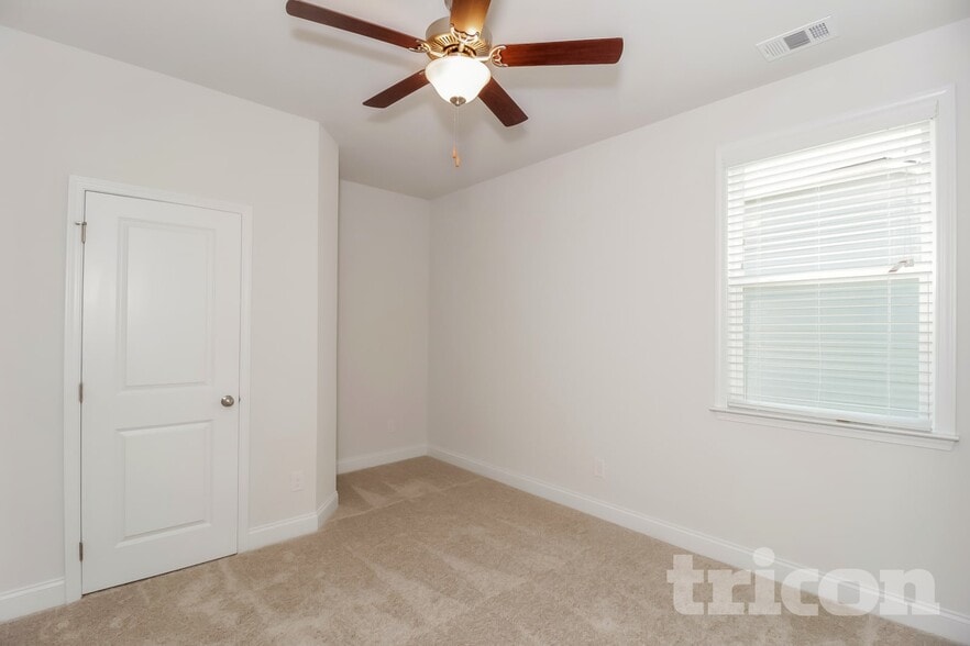 Building Photo - 25 Leyland Ct