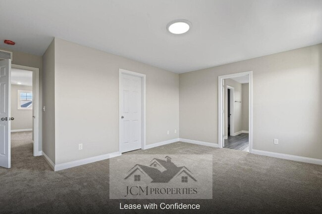 Building Photo - 905 Camden Ct