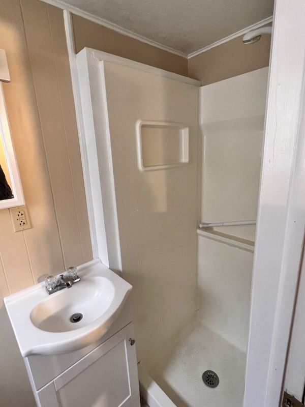 Building Photo - 2 Albert Ln