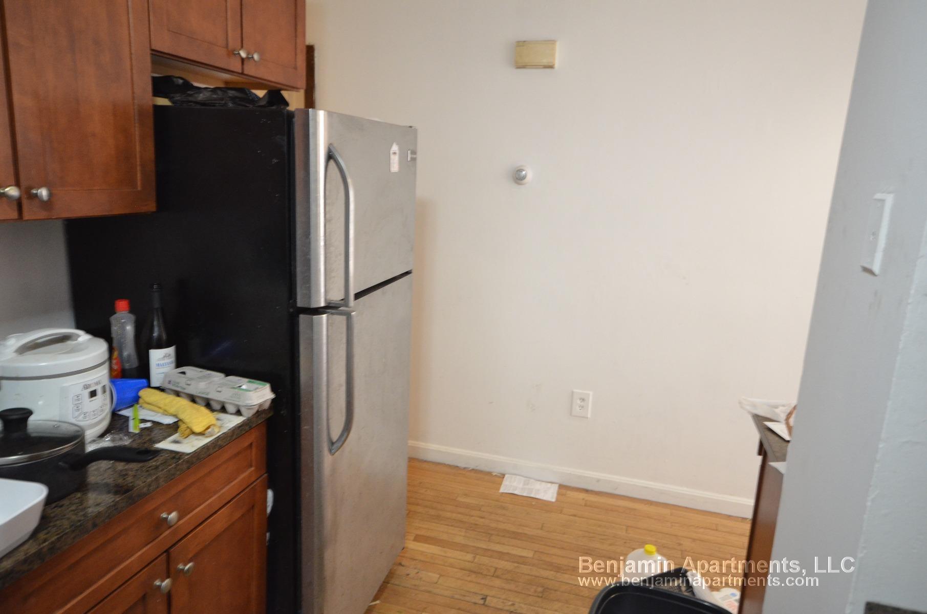 Building Photo - 10 Parker Hill Ave