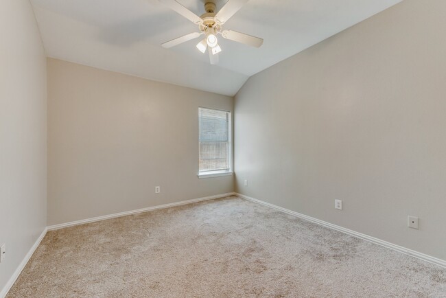 Building Photo - Attractive Duplex Unit in North Fort Worth