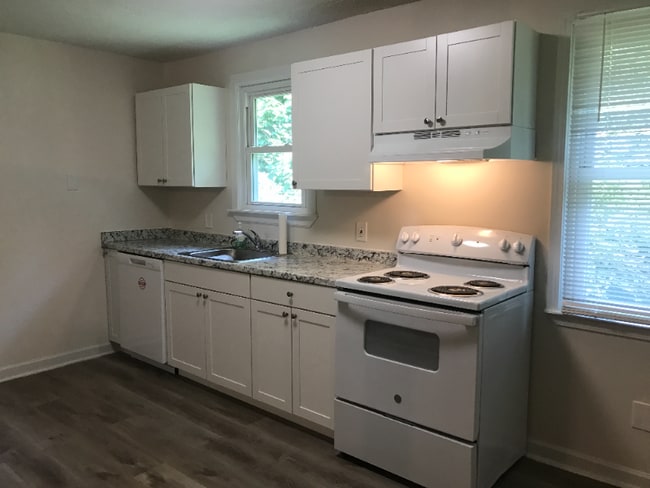 Building Photo - 4501 Dorsett Shoals Rd