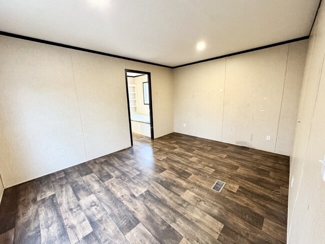 Building Photo - 3/2 in Pendleton