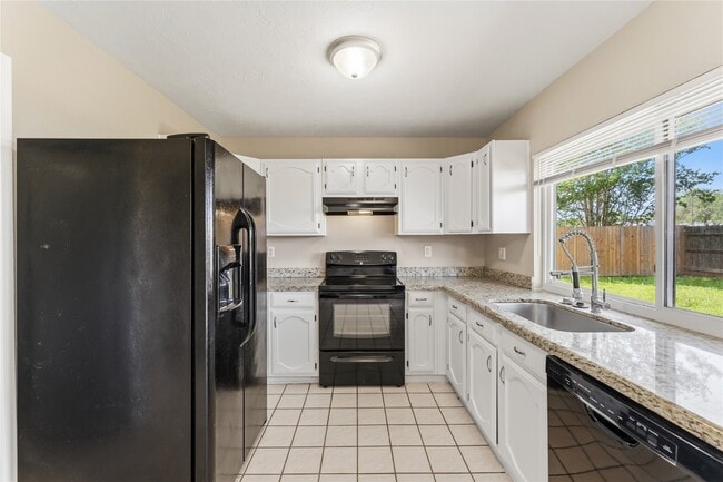 Building Photo - 16958 Jenikay St