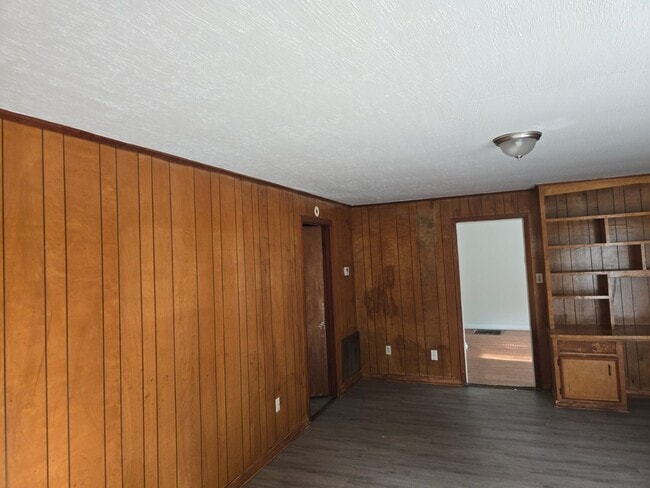 Building Photo - 360 Cooper Rd