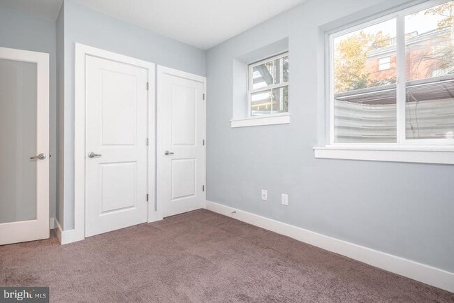 Building Photo - 2012 W Girard Ave