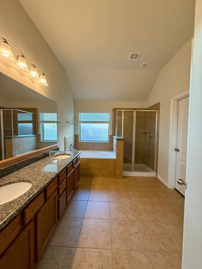 Building Photo - 3834 W Vicksburg Estates Dr