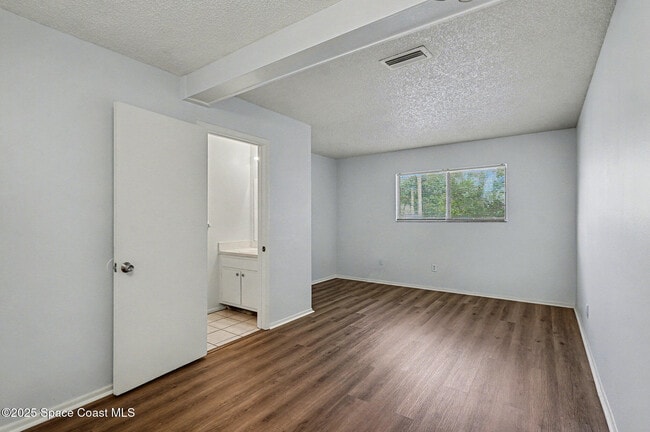 Building Photo - 204 Seminole Ave W