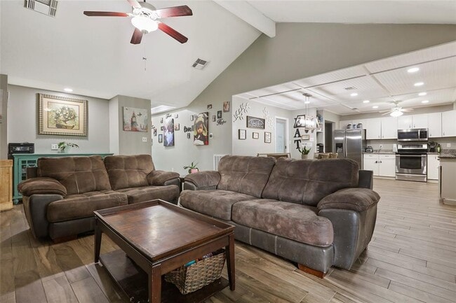 Building Photo - 1350 Holbech Ln