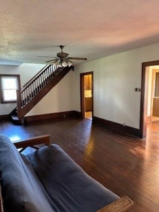 Building Photo - ***Holiday Special: $250 December Rent Spe...