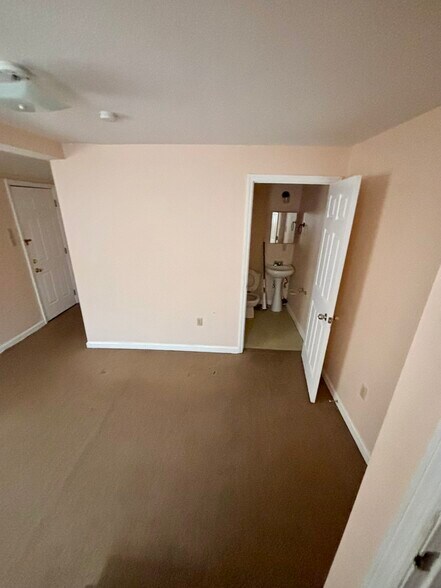 Building Photo - 1402 Grand Ave